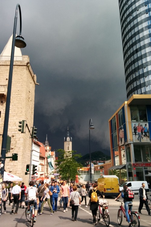 Der Zorn Gewitter über Johannisstraße